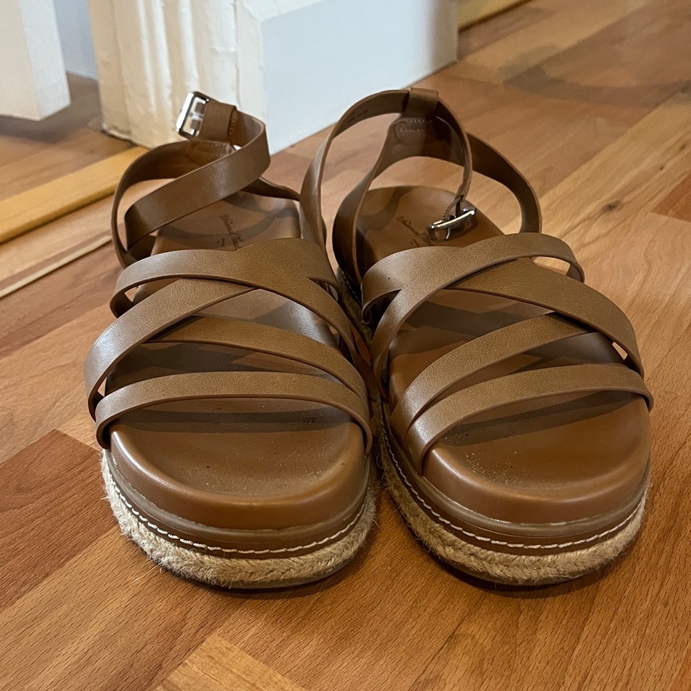 Universal Thread Brown Strappy Sandals